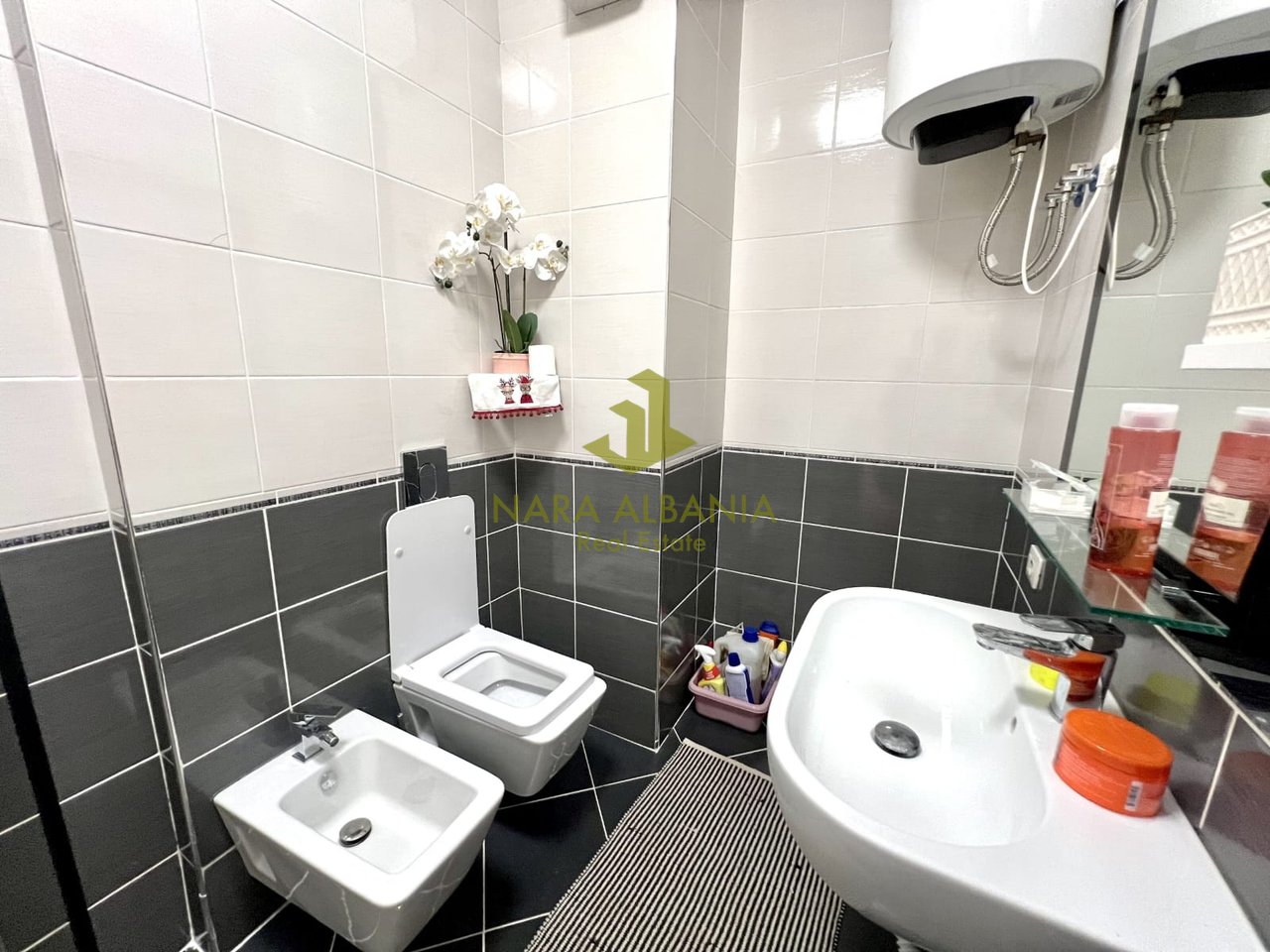 3+1+2+ Balcony Apartment for sale Komuna Parisit, Tirana - 310000 € | 110 m²