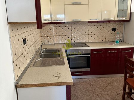 Shtëpi 2+1 Me Qira në Rruga e Dibrës, Tiranë - 600€ | 70 m²