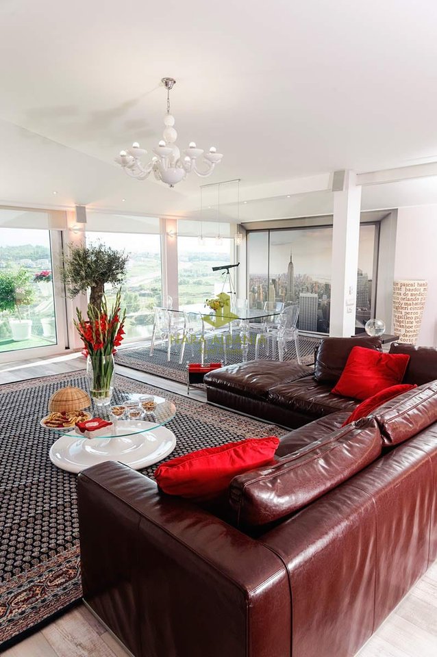 Penthouse 2+1+2 Me Qira në Liqeni i Thatë, Tiranë - 1700€ | 203 m²