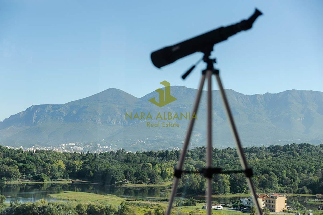 Penthouse 2+1+2 Me Qira në Liqeni i Thatë, Tiranë - 1700€ | 203 m²