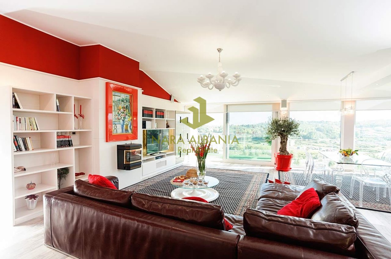 Penthouse 2+1+2 Me Qira në Liqeni i Thatë, Tiranë - 1700€ | 203 m²