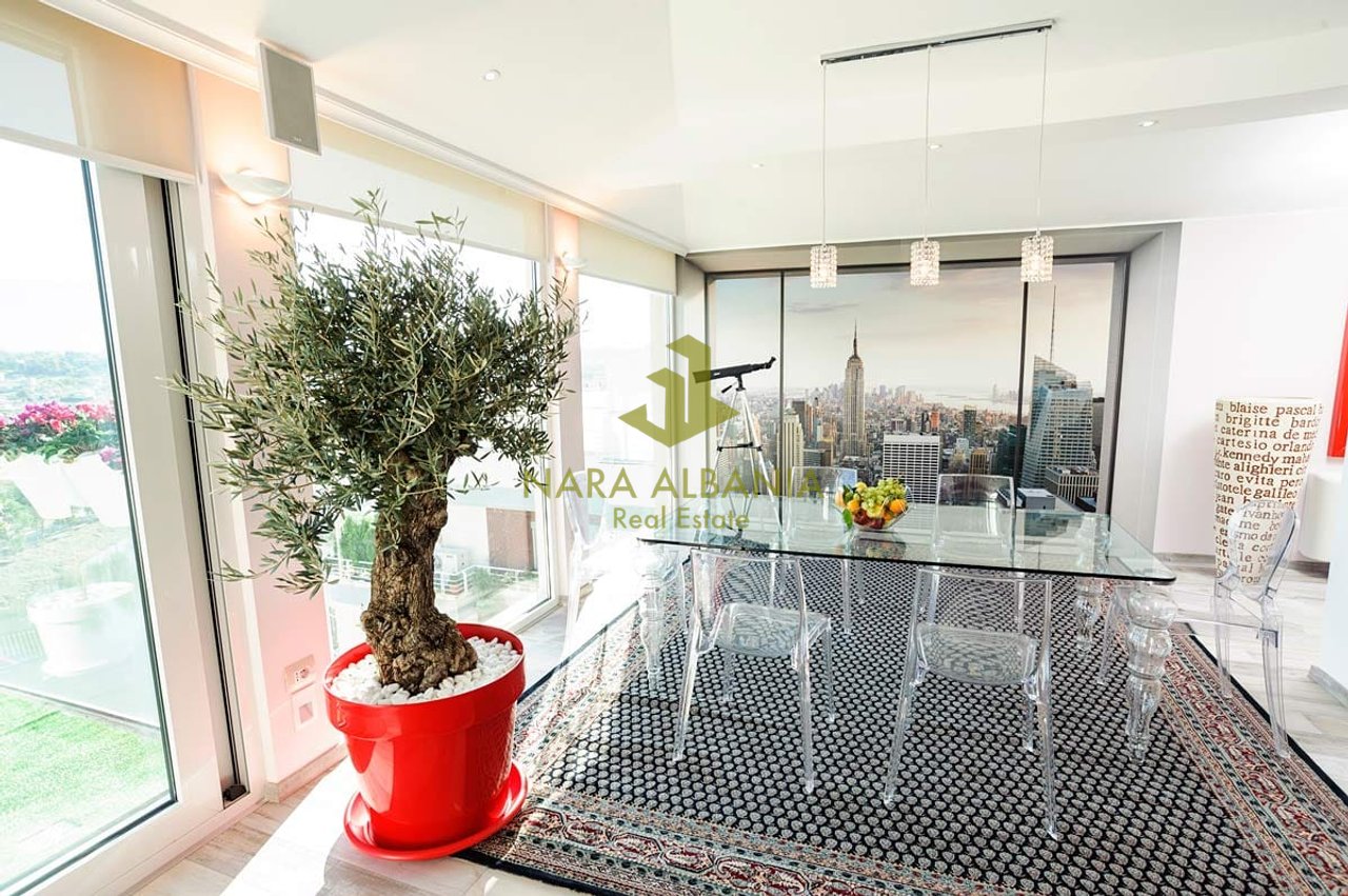 Penthouse 2+1+2 Me Qira në Liqeni i Thatë, Tiranë - 1700€ | 203 m²
