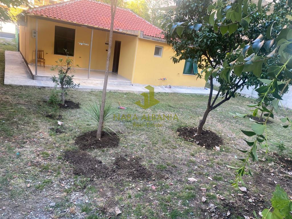 Shtëpi 1+1 Me Qira në Laprakë, Tiranë - 500€