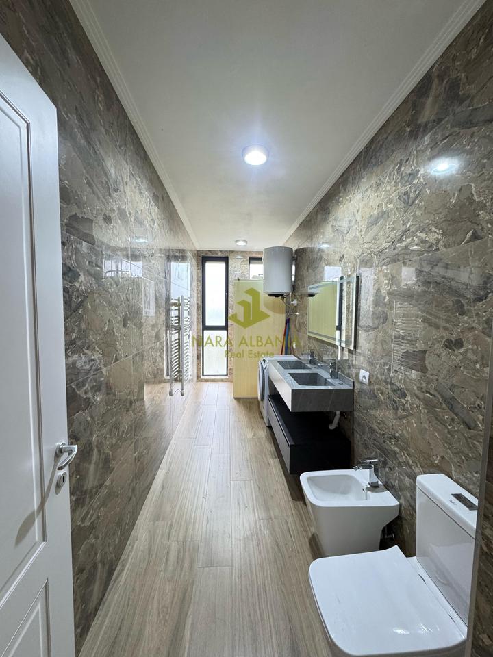 Apartament 2+1+2 Për Shitje në Liqeni i Thatë, Tiranë - 250,000€ | 124 m²