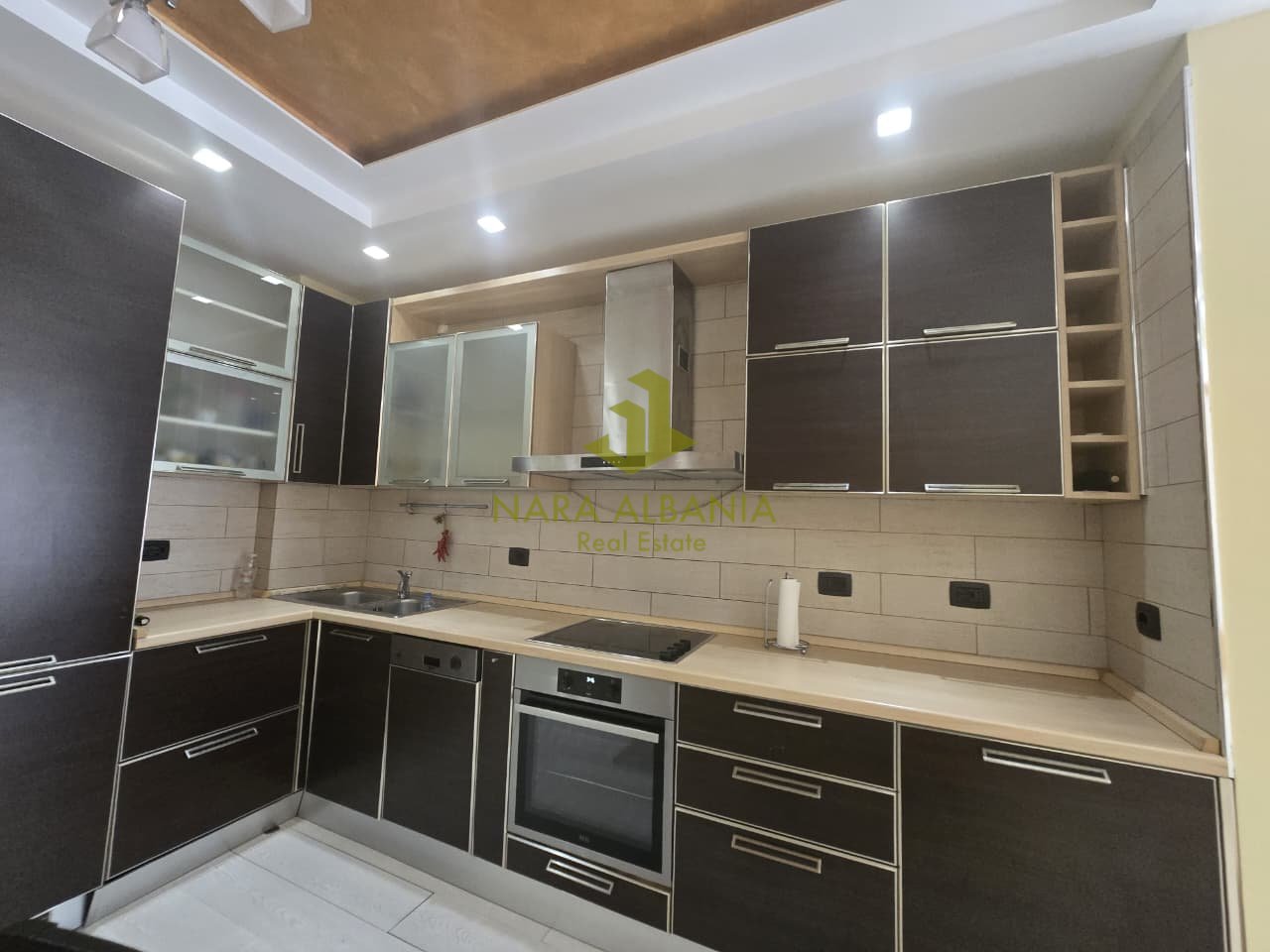 Apartment for rent "Komuna e Parisit", Tirana