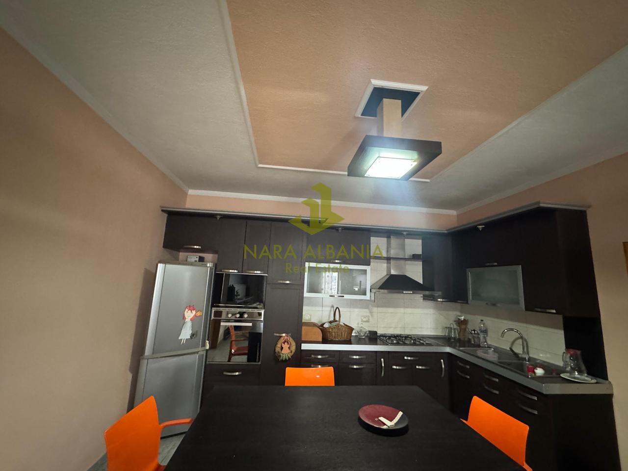 📢 Esclusivo – Appartamento moderno in affitto 2+1+2 in una delle zone più richieste di Tirana.