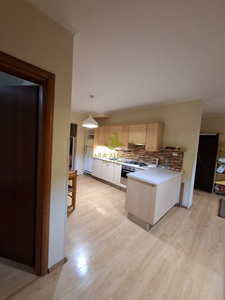 Shitet apartament 2+1 i mobiluar në Astir – zona 2 Palma