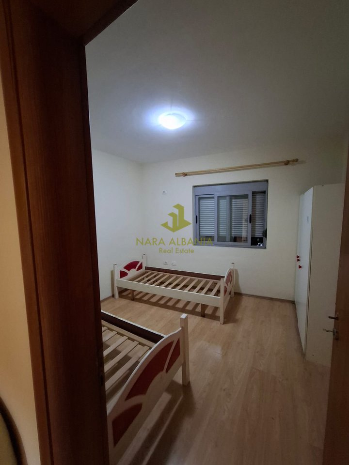 Shitet apartament 2+1 i mobiluar në Astir – zona 2 Palma