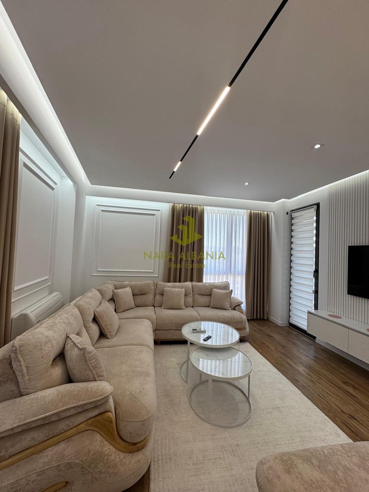 2+1+2 apartment for rent in Tirana