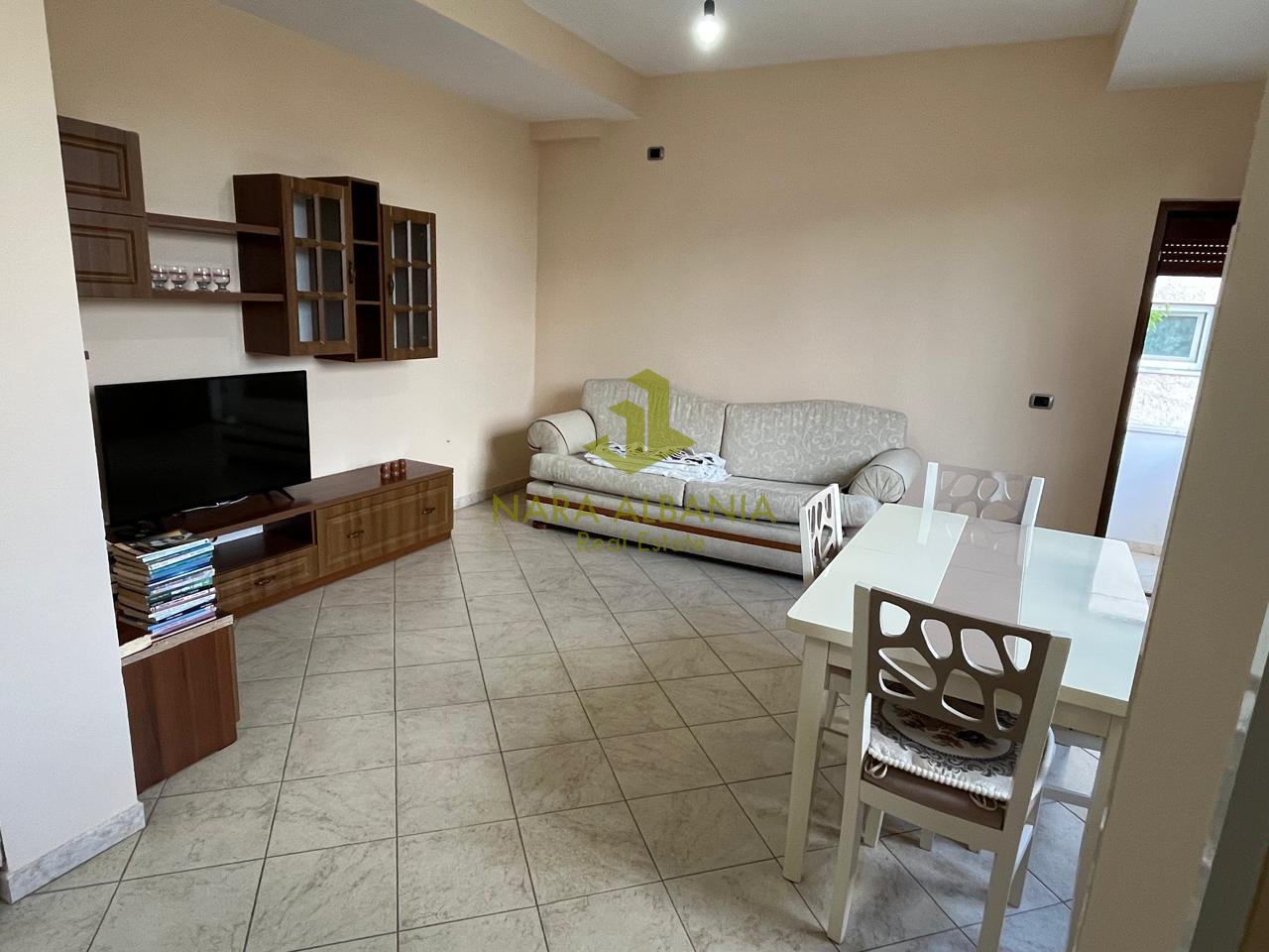 🏡 Apartament 2+1 me qira – Kodra e Priftit, Tiranë