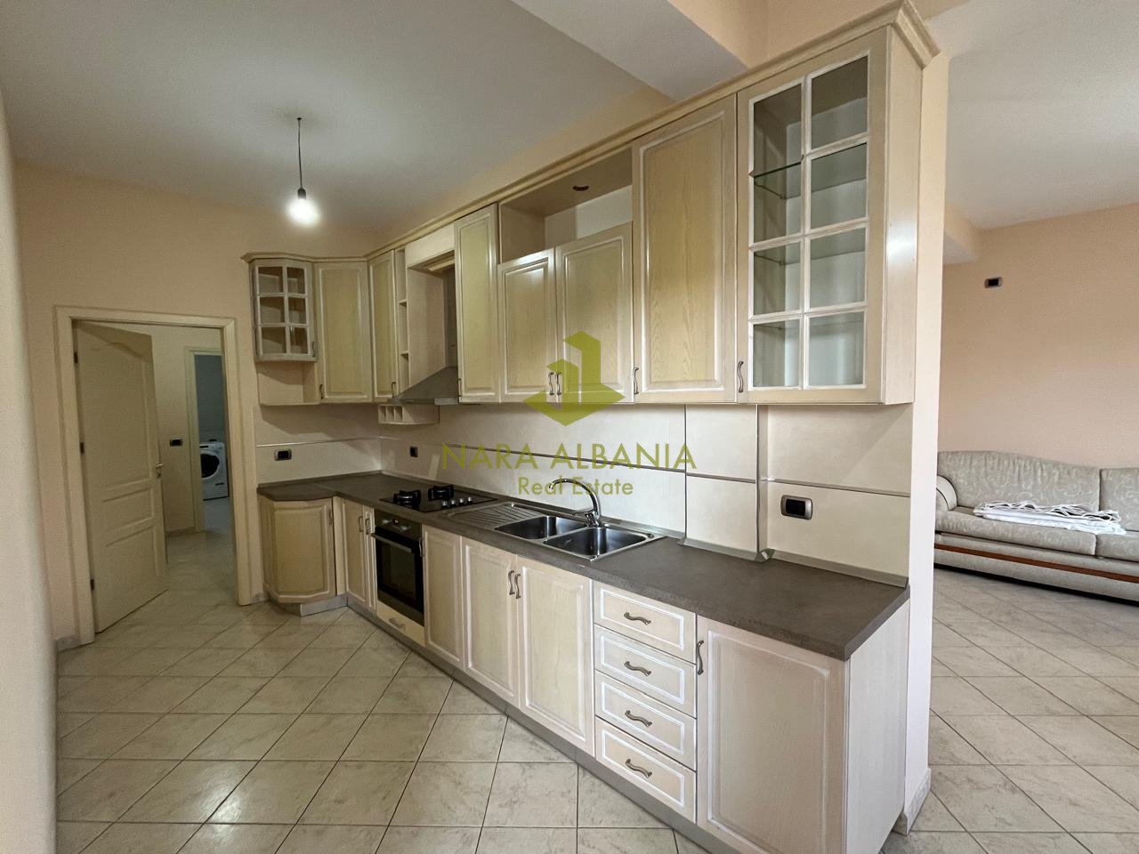 🏡 Apartament 2+1 me qira – Kodra e Priftit, Tiranë