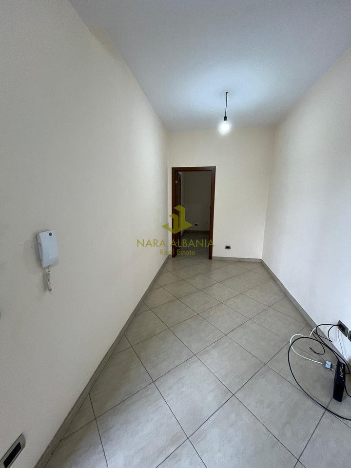 🏡 Apartament 2+1 me qira – Kodra e Priftit, Tiranë