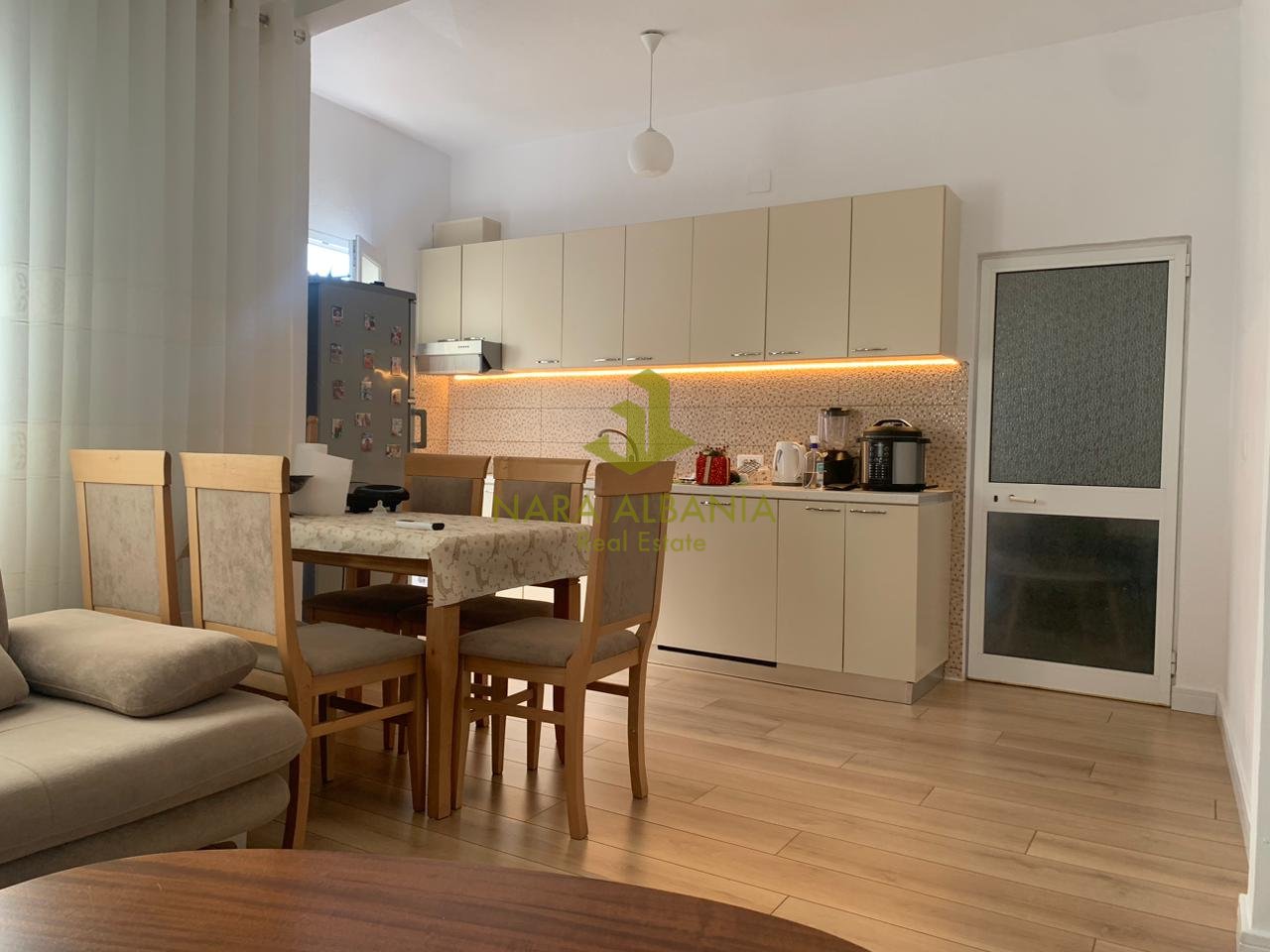 🏡 Apartament 2+1 me qira