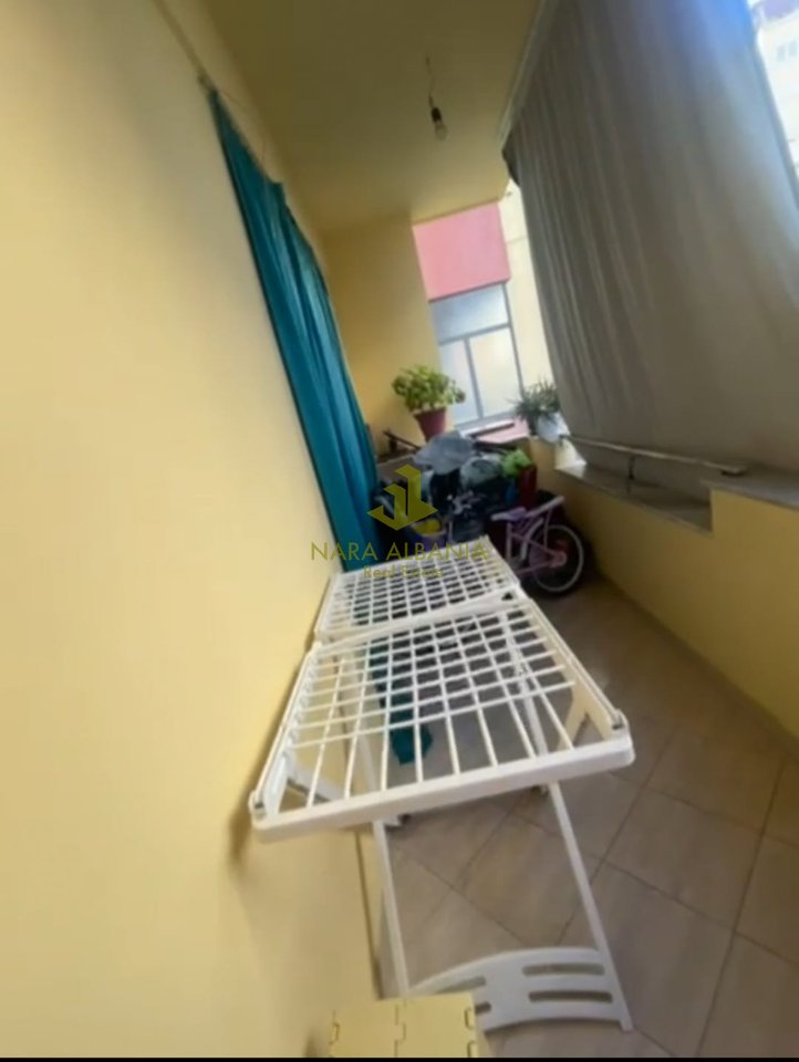 🏡 **Shitet Apartament 2+1**