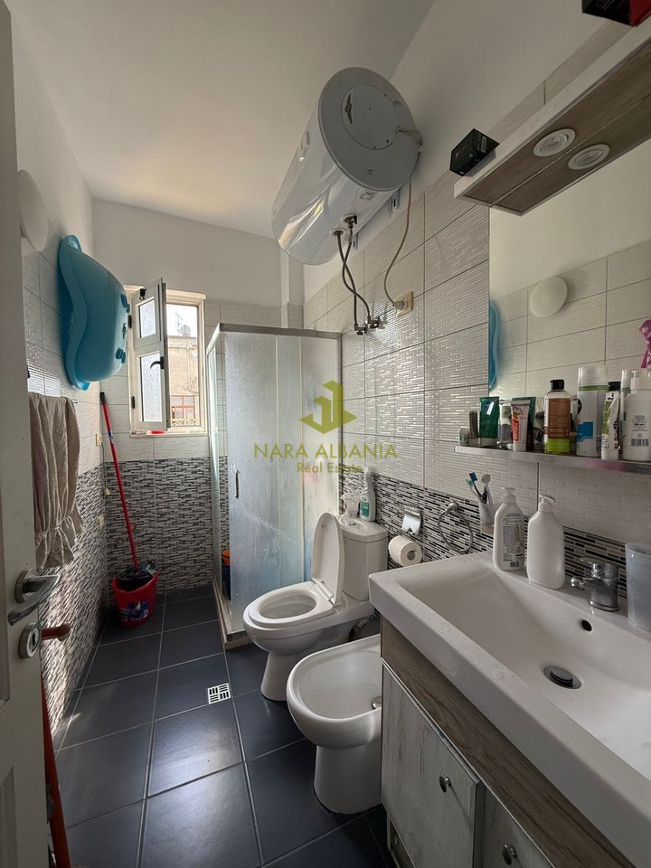 🔑 Shitet Apartament 1+1 – Harry Fultz, Tiranë