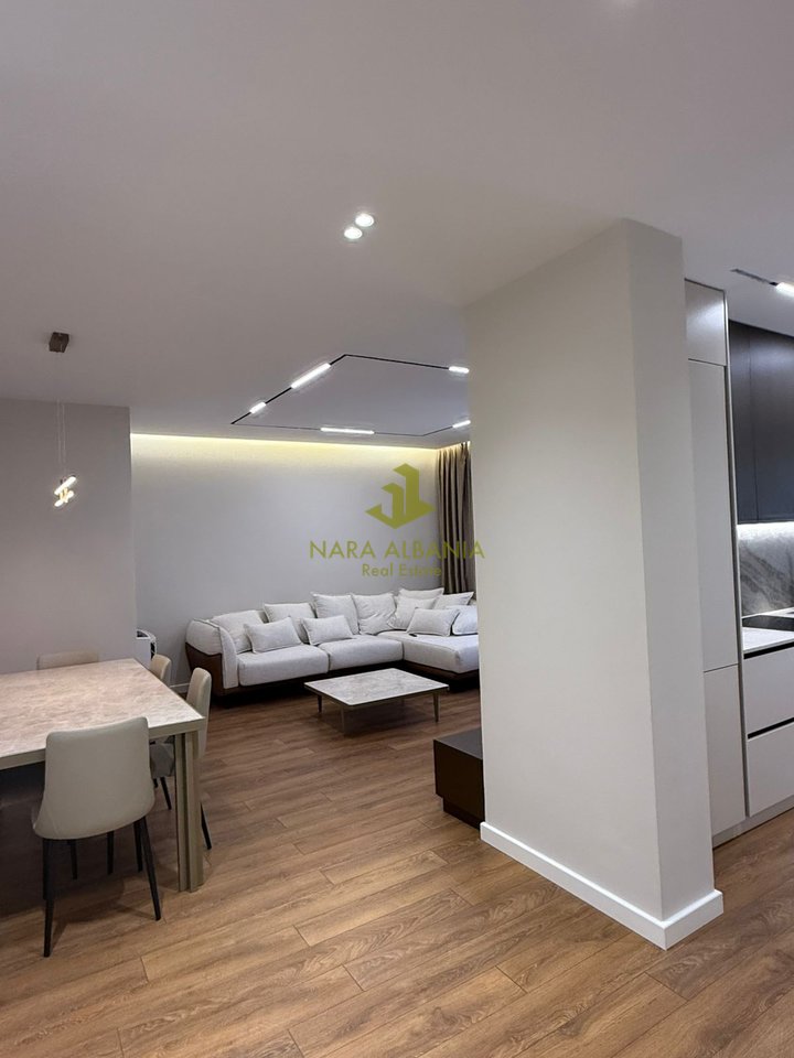 Jepet me qera apartament duplex tek Kodra e Diellit – 1,300€ / muaj 🏡✨🌿