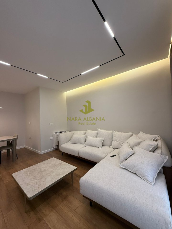 Jepet me qera apartament duplex tek Kodra e Diellit – 1,300€ / muaj 🏡✨🌿