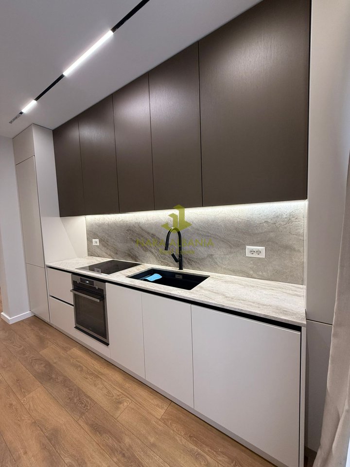 Jepet me qera apartament duplex tek Kodra e Diellit – 1,300€ / muaj 🏡✨🌿