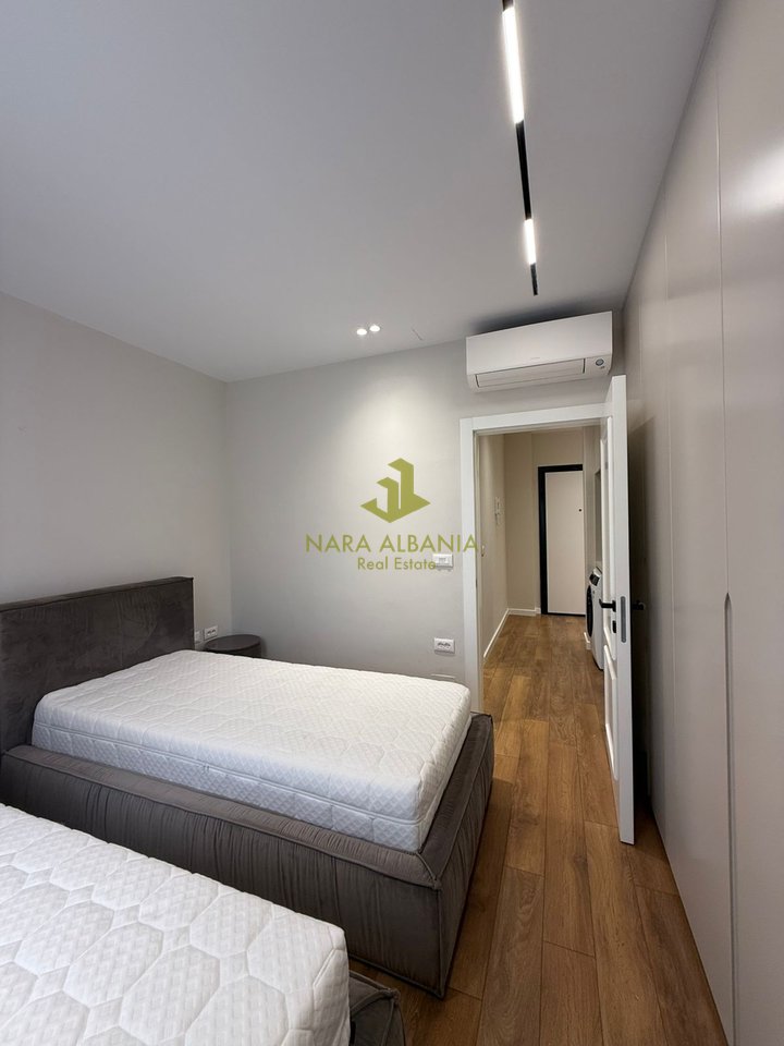 Jepet me qera apartament duplex tek Kodra e Diellit – 1,300€ / muaj 🏡✨🌿