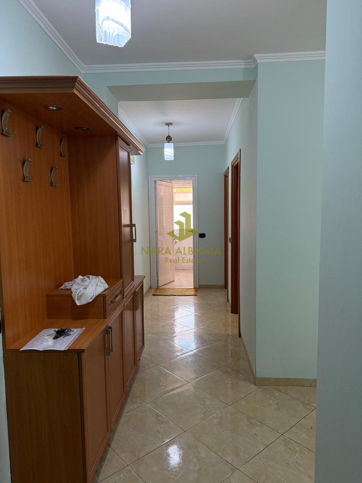 Apartament 2+1 pranë Maternitetit të Ri