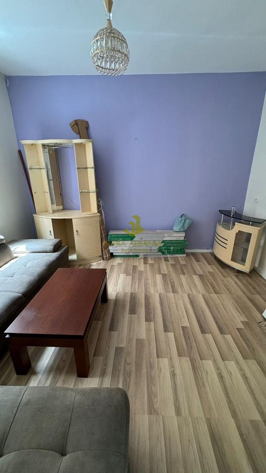Appartamento 2+1 con cucina separata, vicino alla scuola "Besnik Sykja", Vasil Shanto