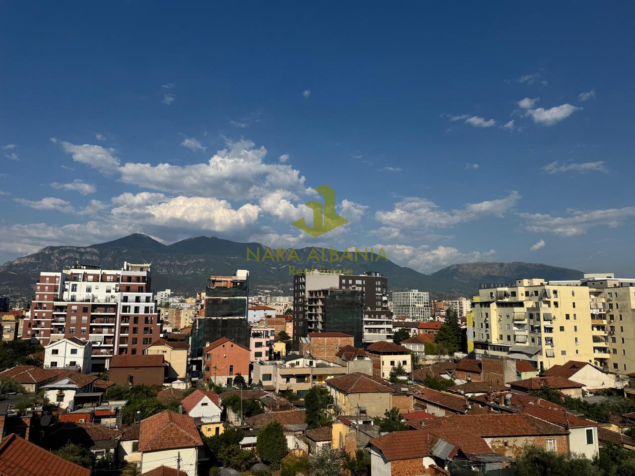 Apartament 1+1 – Rruga Ferit Xhajko, përballë ish Restorant Durrësit