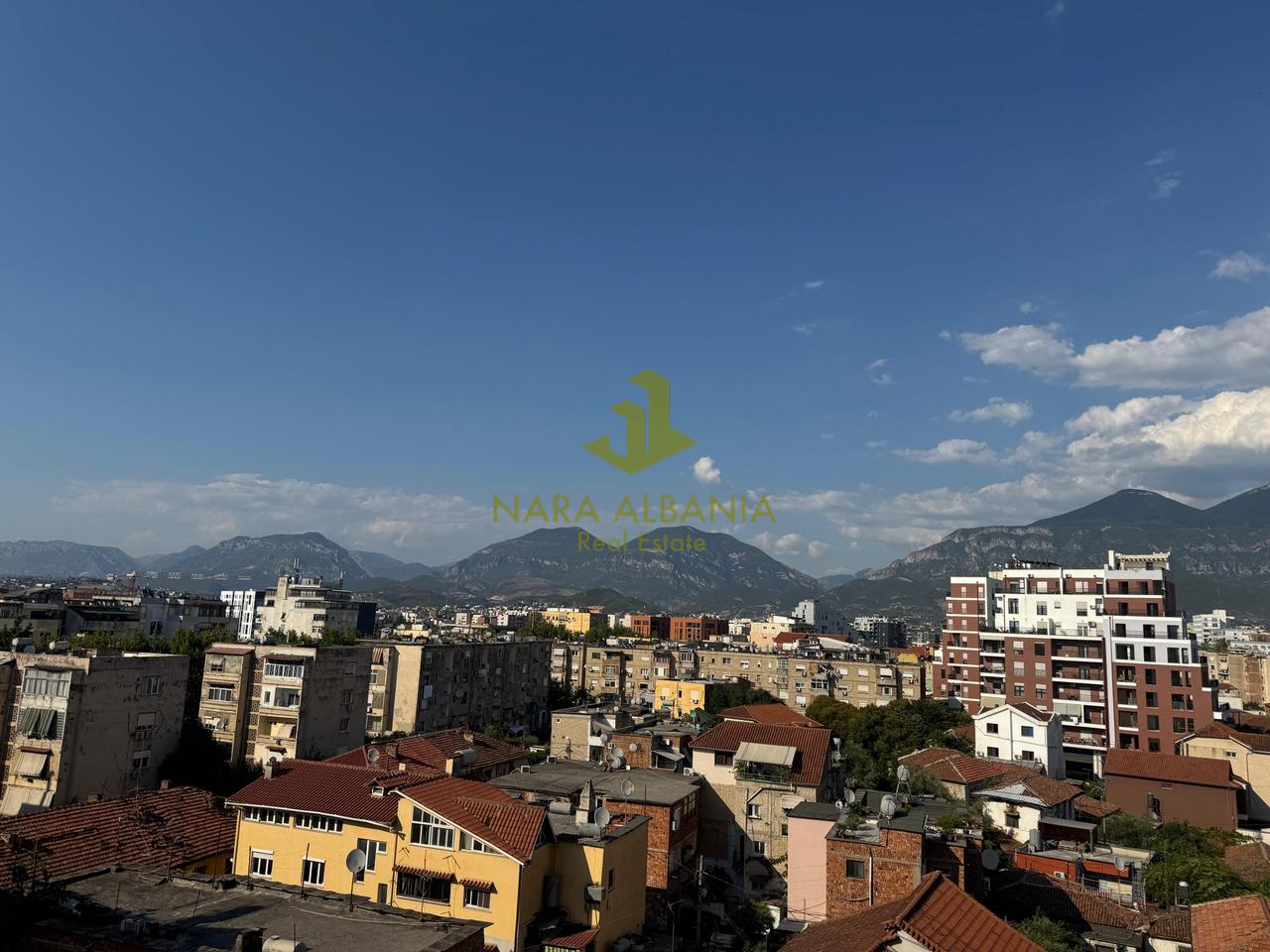 Apartament 1+1 – Rruga Ferit Xhajko, përballë ish Restorant Durrësit