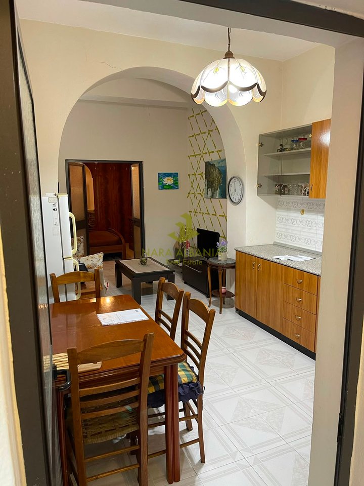Apartament 1+1 me qira tek Vasil Shanto , rruga Njazi Demi .