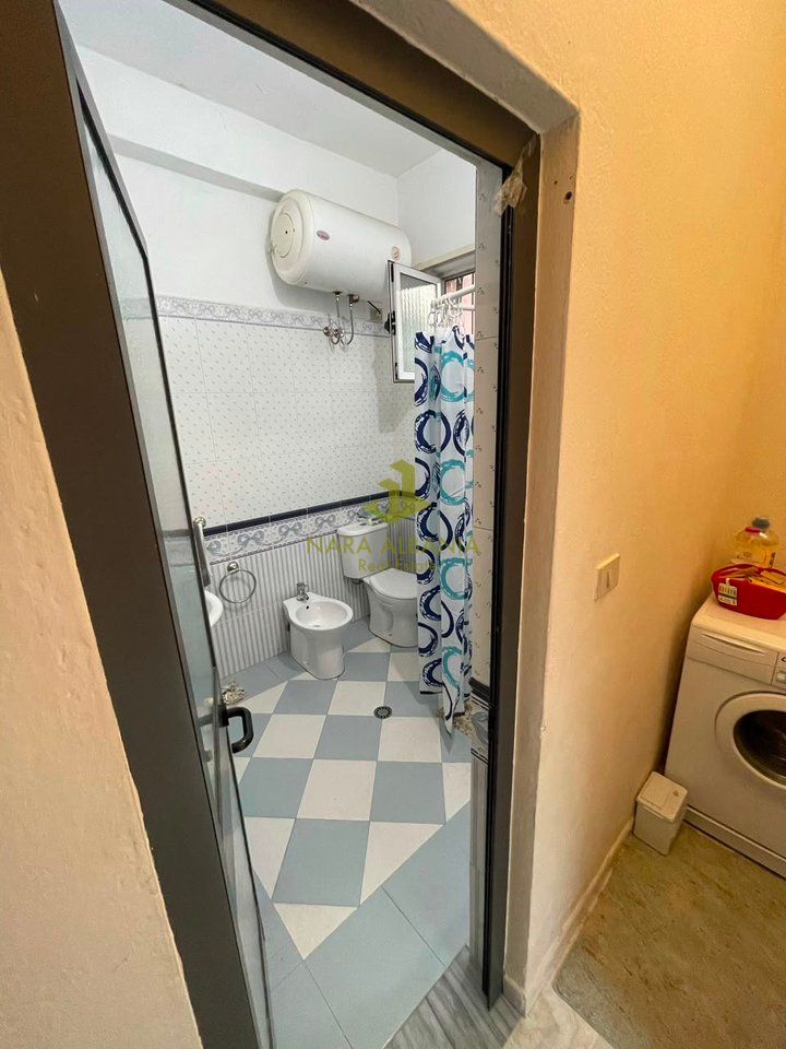 Apartament 1+1 me qira tek Vasil Shanto , rruga Njazi Demi .
