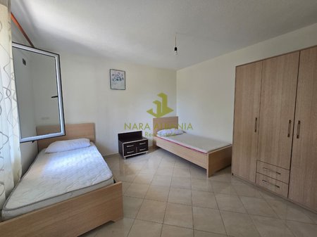 JEPET ME QERA – KATI I PARË I SHTËPISË PRIVATE