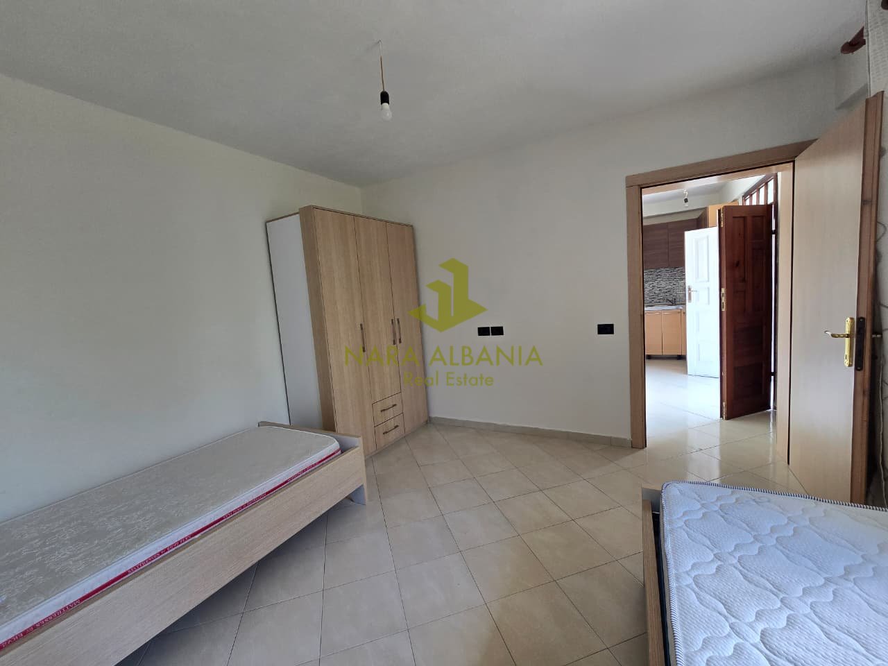AFFITTASI – PRIMO PIANO DELLA CASA PRIVATA
