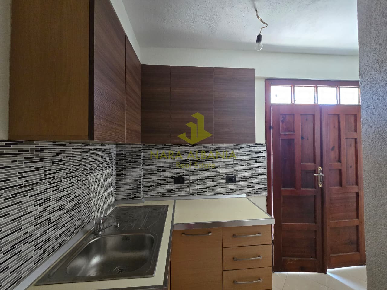 AFFITTASI – PRIMO PIANO DELLA CASA PRIVATA