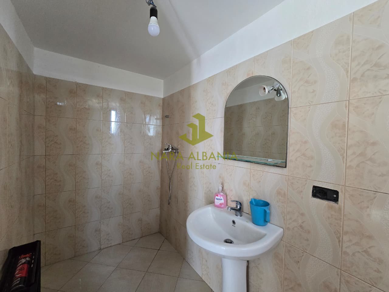 AFFITTASI – PRIMO PIANO DELLA CASA PRIVATA