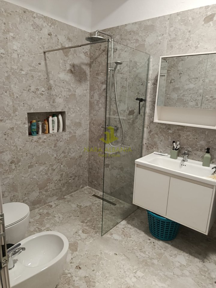 Apartament 1+1 Me Qira në Ish stacioni i fundit i Tiranës së Re, Tiranë - 550€ | 1+1