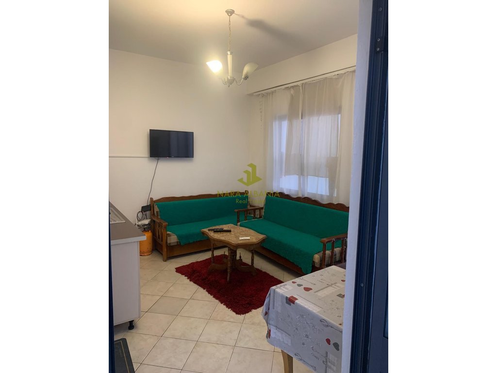 Jepet me qira apartament 1+1 – Rruga Fatmir Agalliu, Tiranë, pranë rrethrrotullimit të Shkozës