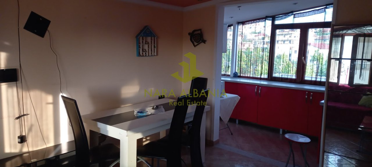 🏡 Jepet me qira Dupleks 2+1 me tarracë – Rruga Fatmir AgalliU, pranë rrethrrotullimit të Shkozës