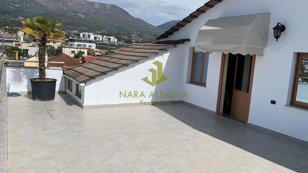 🏡 Jepet me qira Dupleks 2+1 me tarracë – Rruga Fatmir AgalliU, pranë rrethrrotullimit të Shkozës