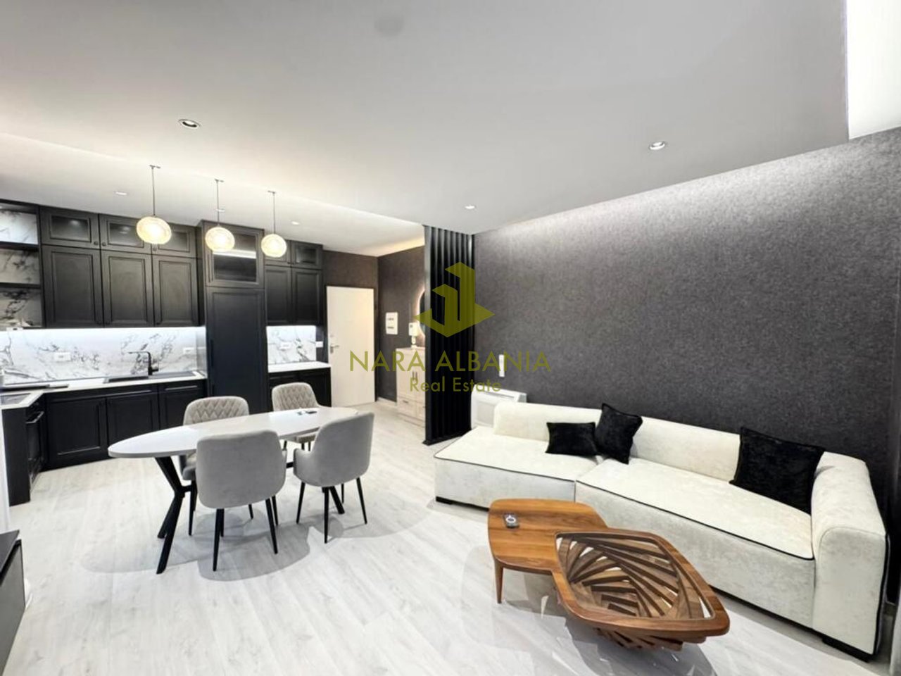 Apartament 2+1 me qira në 21 Dhjetori, Tiranë - 1300€