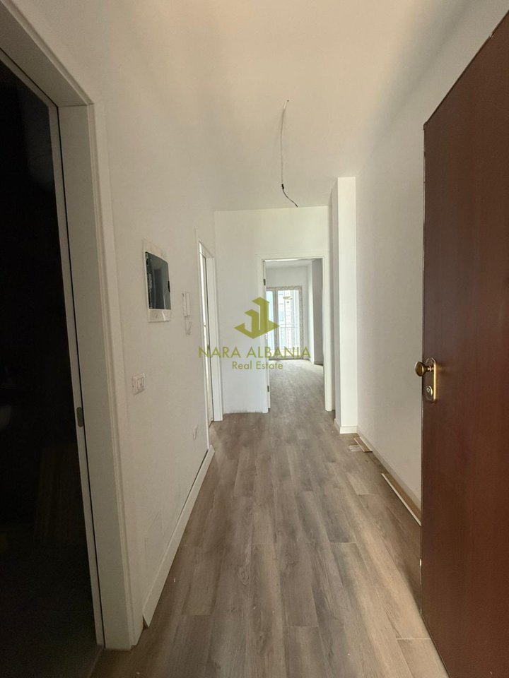 Appartamento 1+1 in affitto in Via "5 Maji", Centro Emerald, Tirana - 400€