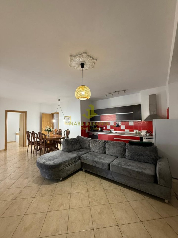 Appartamento 2+1+2 con veranda in affitto – 21 Dicembre