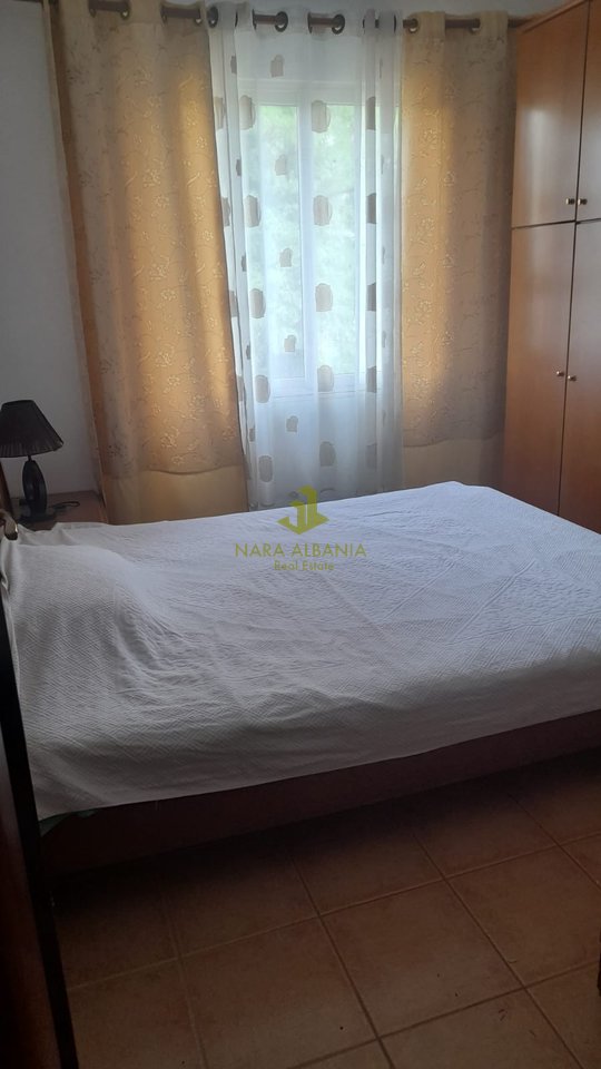 🏡 *Apartament 2+1 me Qira – Rruga e Thesarit, pranë Freskut*