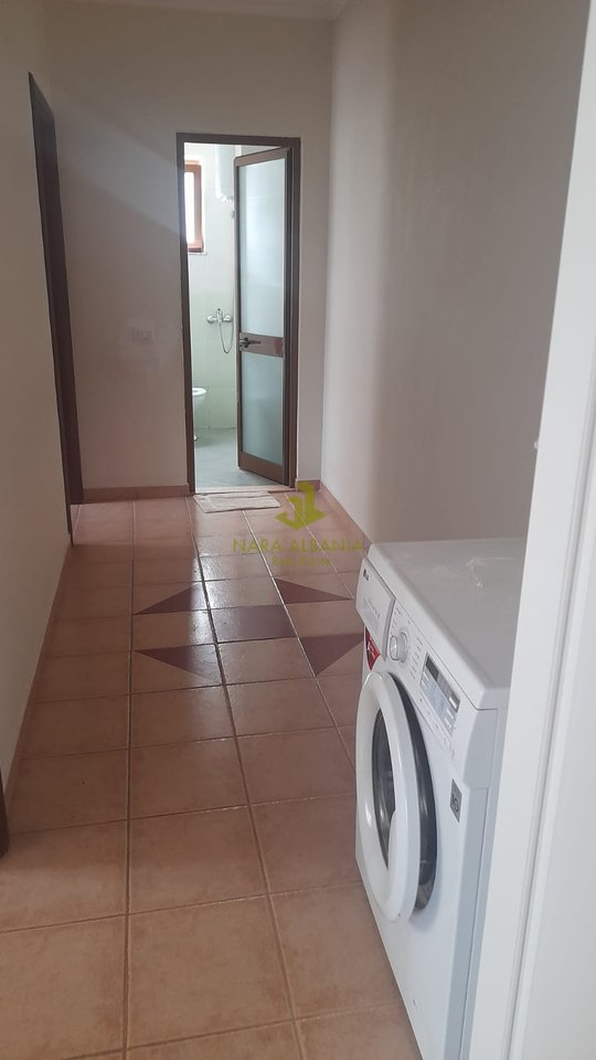 🏡 *Apartament 2+1 me Qira – Rruga e Thesarit, pranë Freskut*