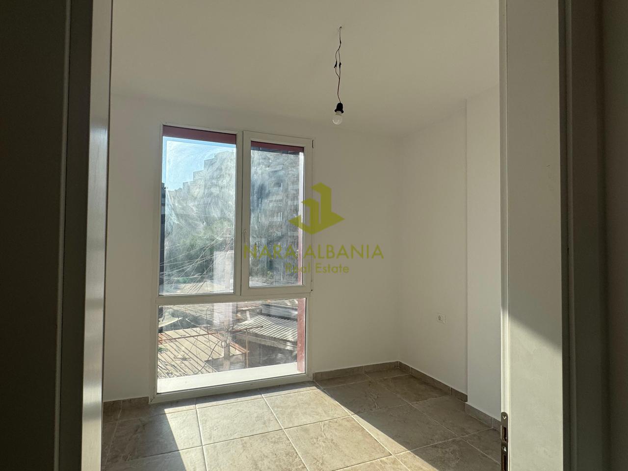 🏢 Locale Commerciale in Affitto – Farmacia 10, dietro il Complesso Arlis