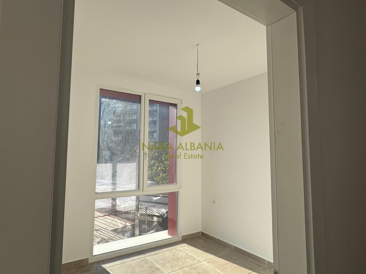 🏢 Locale Commerciale in Affitto – Farmacia 10, dietro il Complesso Arlis