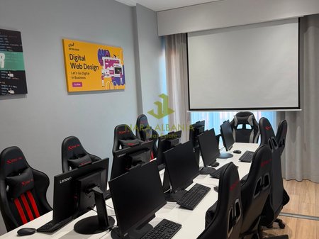 Locale commerciale nella Torre "Garden Building" – Via Kavaja, vicino a 21 Dhjetori
