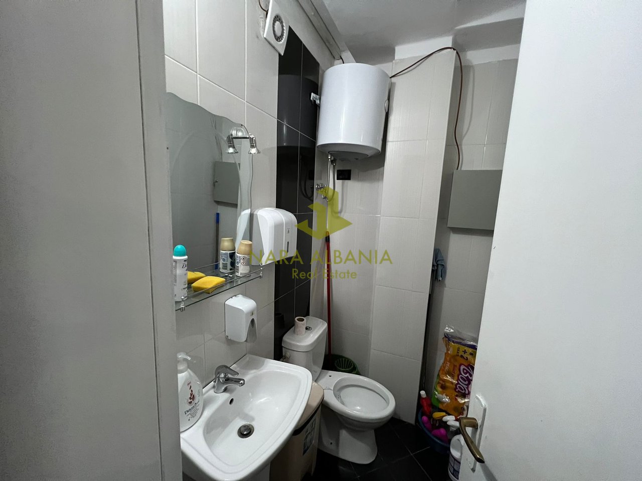 Ambiente ufficio – Pazari i Ri, Tirana