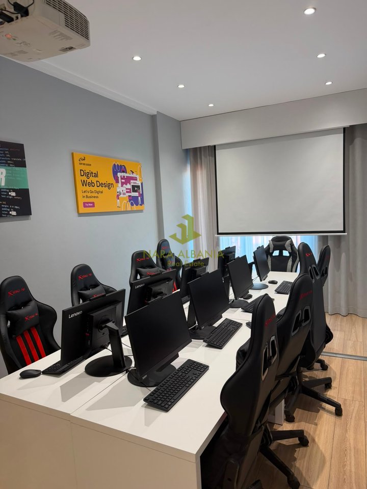 Locale commerciale nella Torre "Garden Building" – Via Kavaja, vicino a 21 Dhjetori