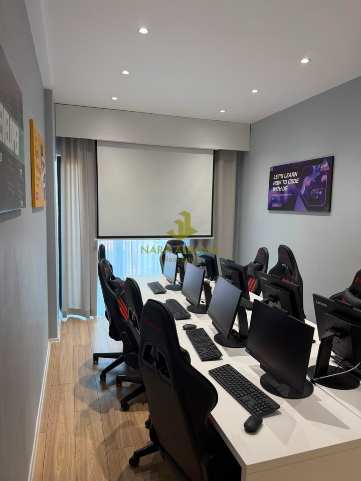 Locale commerciale nella Torre "Garden Building" – Via Kavaja, vicino a 21 Dhjetori