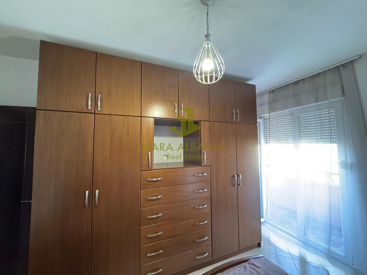 Apartament me qira 2+1+2 Rruga Elbasanit, pranë Ambasadës Amerikane!