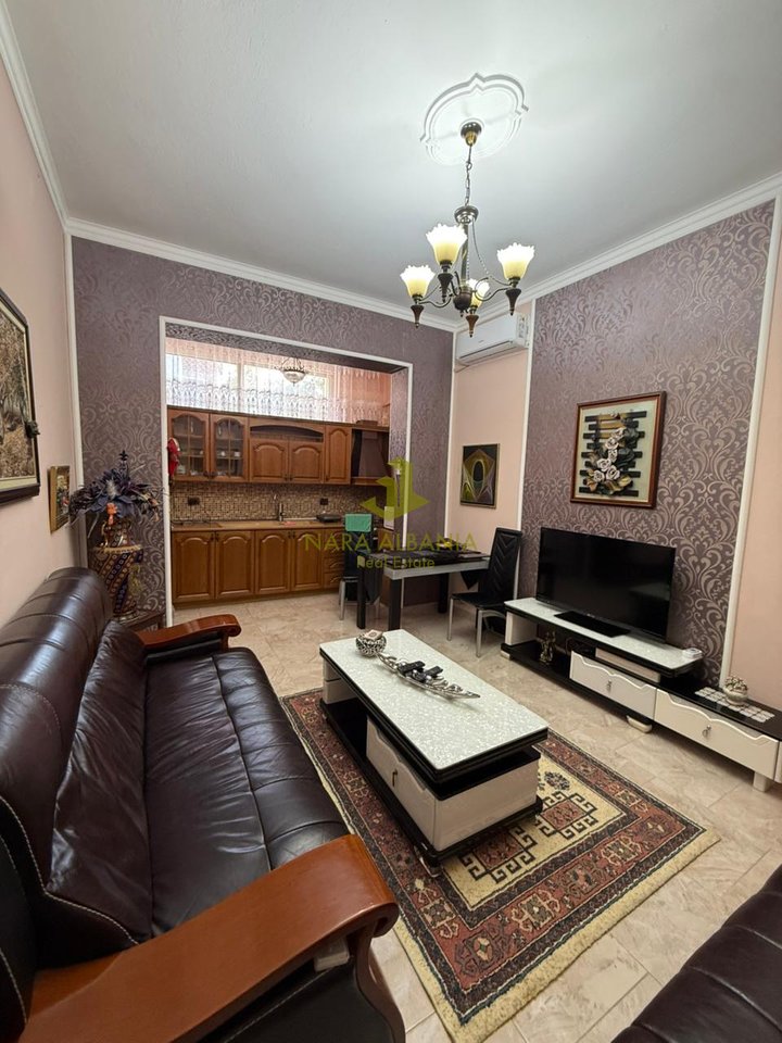 Apartament 2+1 me Qira – Vasil Shanto, pranë Stadiumit Dinamo
